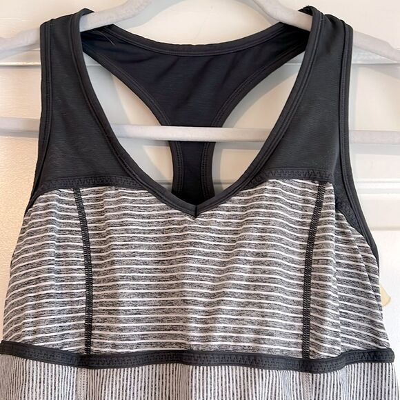 Sz 8 Lululemon Push your Limits Racer Back Tank Internal Bra - Picture 4 of 6